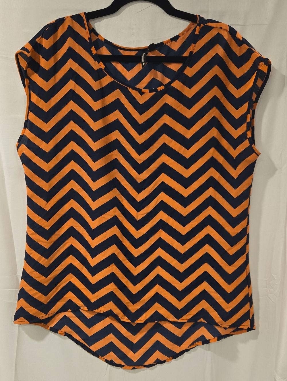 Heartsoul Peach and Navy Blue Chevron Print Sleeveless Blouse